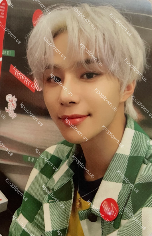 [Photocard] NCT127 2022 Seaon’s Greetings Jungwoo